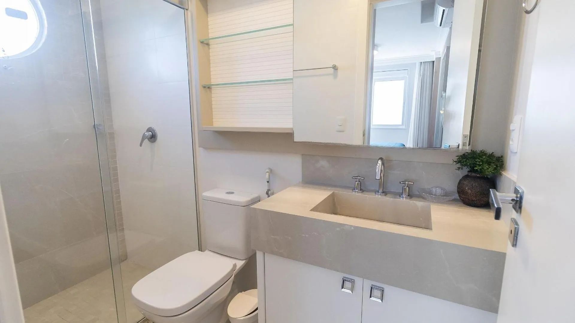Varandas Do Atlantico 403B - Excelente Apartamento Em Condominio De Luxo A Beira Mar - Piscina Climatizada - Academia - Bombinhas