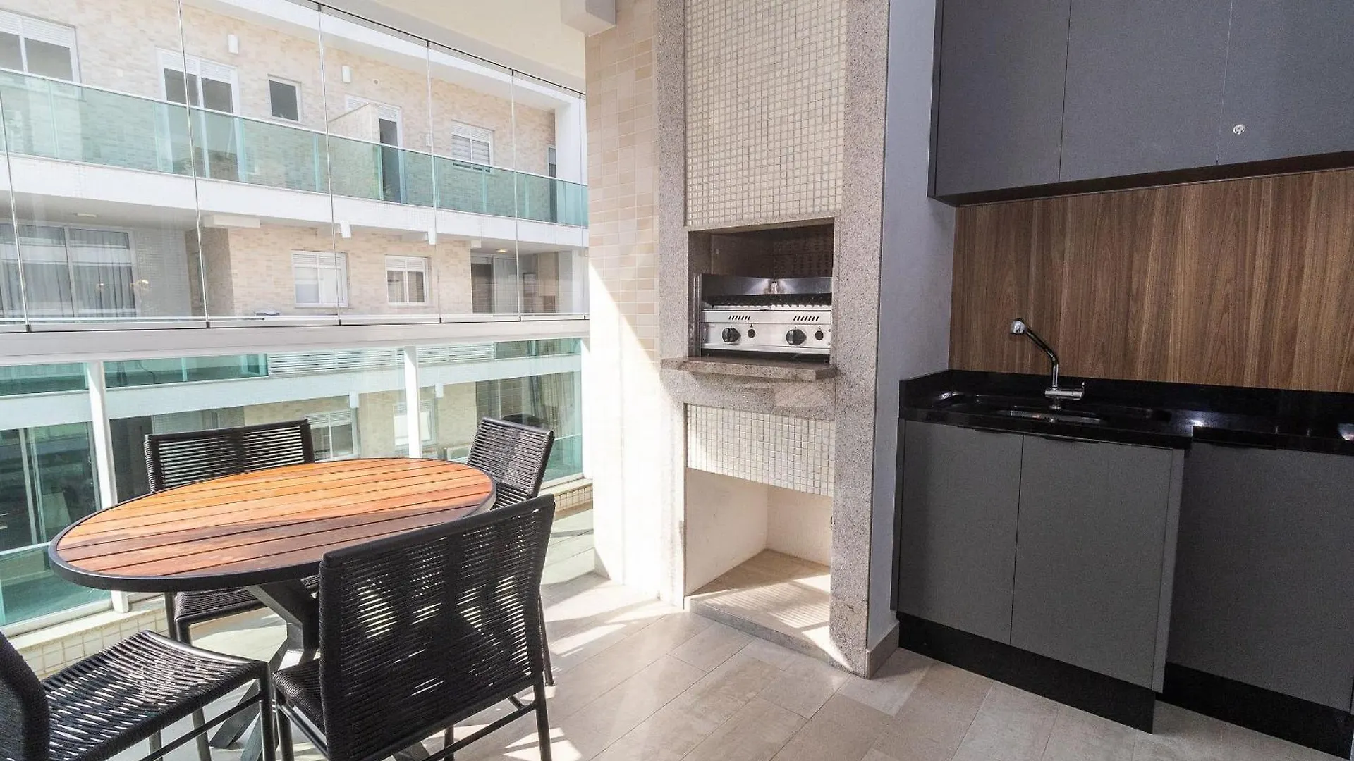 Varandas Do Atlantico 403B - Excelente Apartamento Em Condominio De Luxo A Beira Mar - Piscina Climatizada - Academia - Bombinhas 0*,  Brazílie