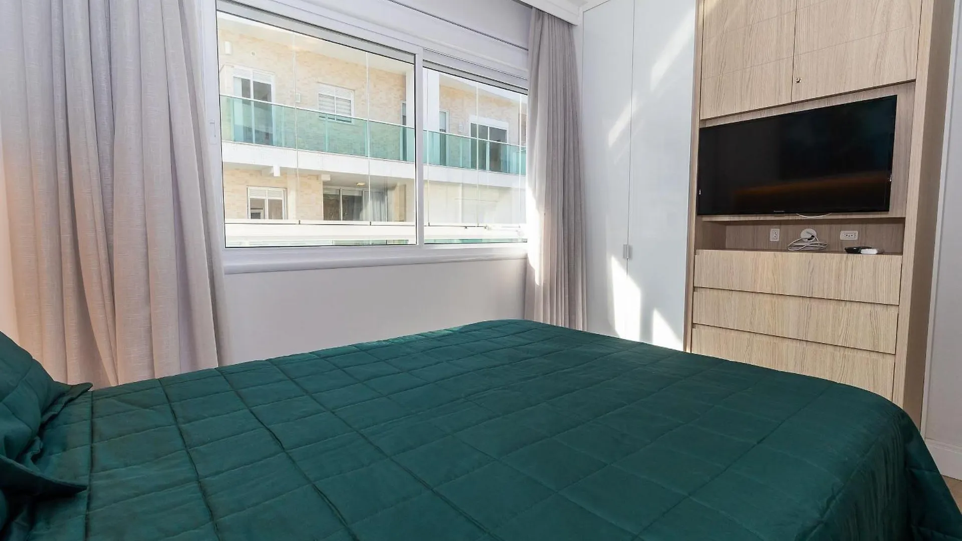 Varandas Do Atlantico 403B - Excelente Apartamento Em Condominio De Luxo A Beira Mar - Piscina Climatizada - Academia - Bombinhas 0*,  Brazílie