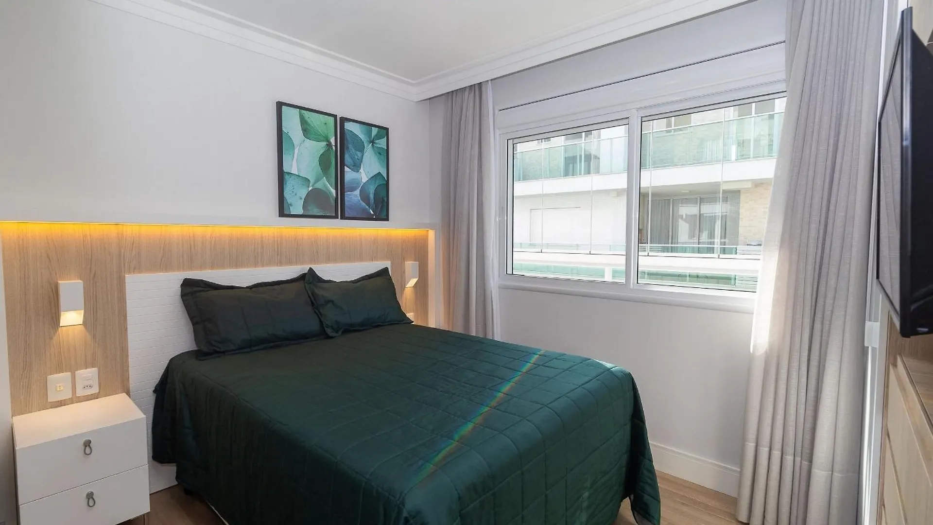Varandas Do Atlantico 403B - Excelente Apartamento Em Condominio De Luxo A Beira Mar - Piscina Climatizada - Academia - Bombinhas