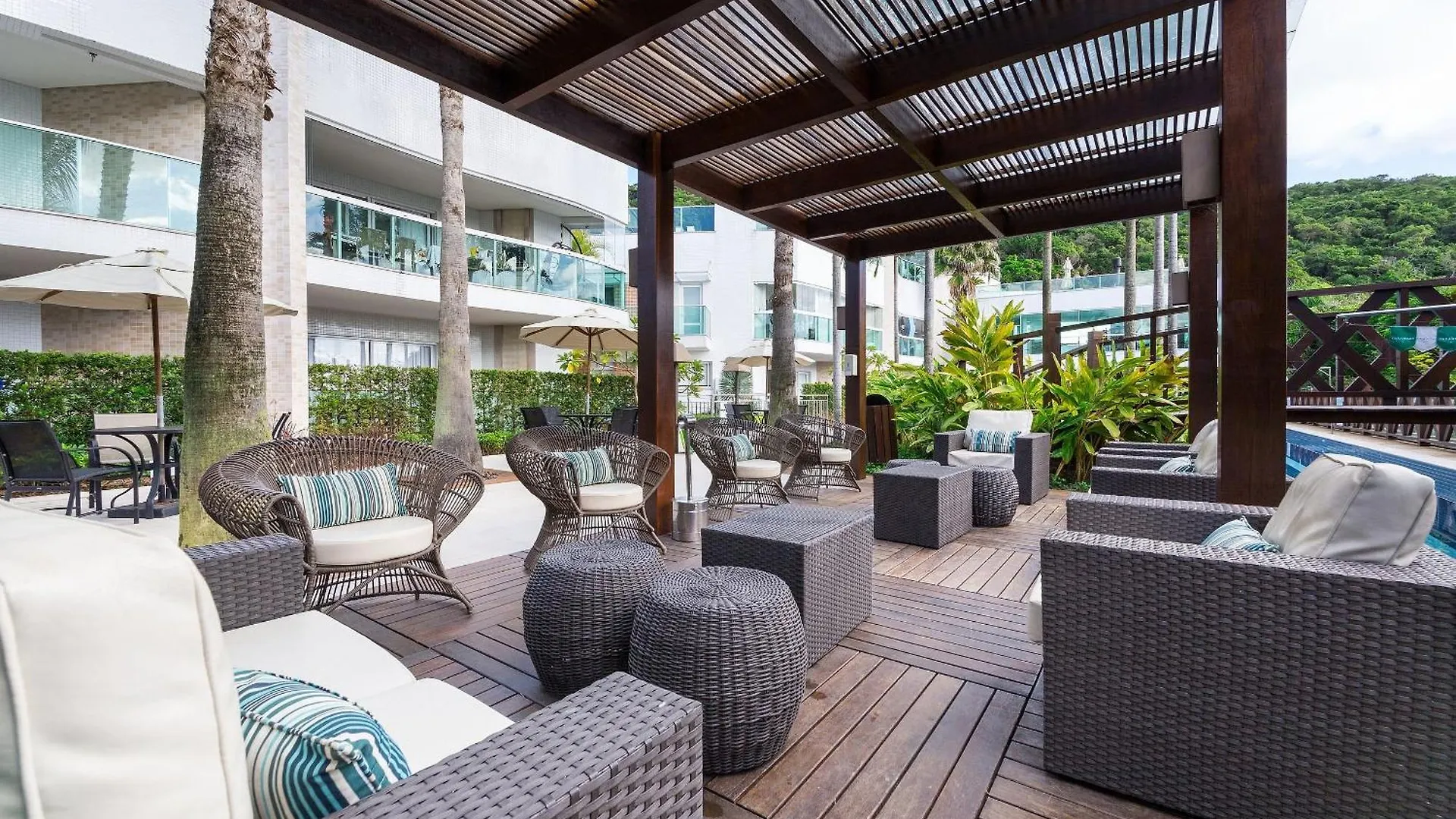 Varandas Do Atlantico 403B - Excelente Apartamento Em Condominio De Luxo A Beira Mar - Piscina Climatizada - Academia - Bombinhas